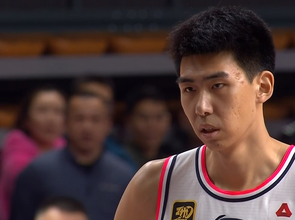 KAIYUN-徐昕和杜锋两人有说有笑,相谈甚欢!未来或许会重返广东队