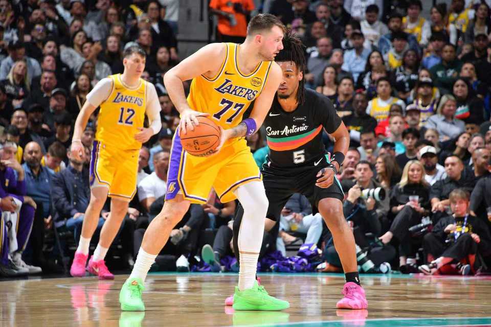 KAIYUN-湖人输西部第二之争!东契奇空砍38+10+10 第86次三双历史第七