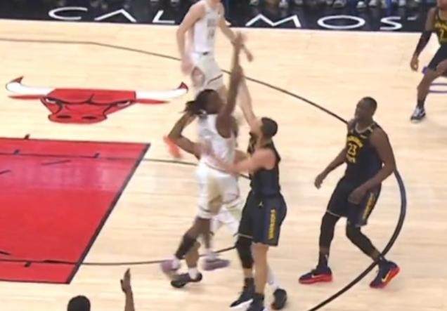 1759461381346023403.png 开云-向“击掌防守”说再见 NBA新规为射手撑起保护伞