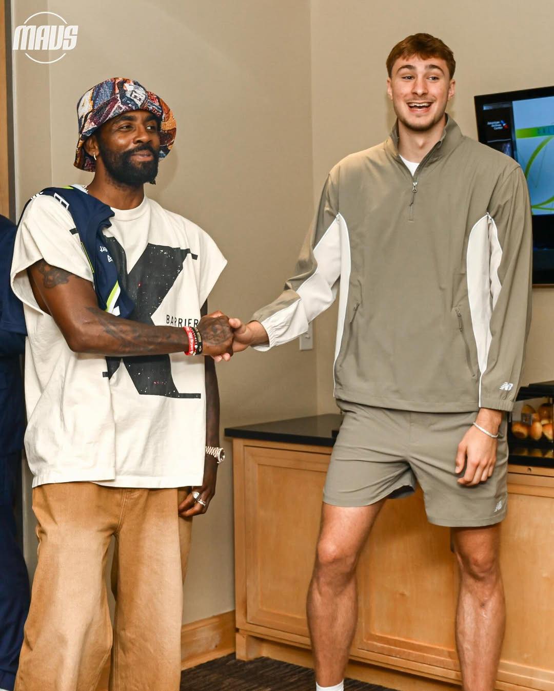 开云体育下载-Stein：独行侠队愿意讨论交易除弗拉格和欧文外的任何球员