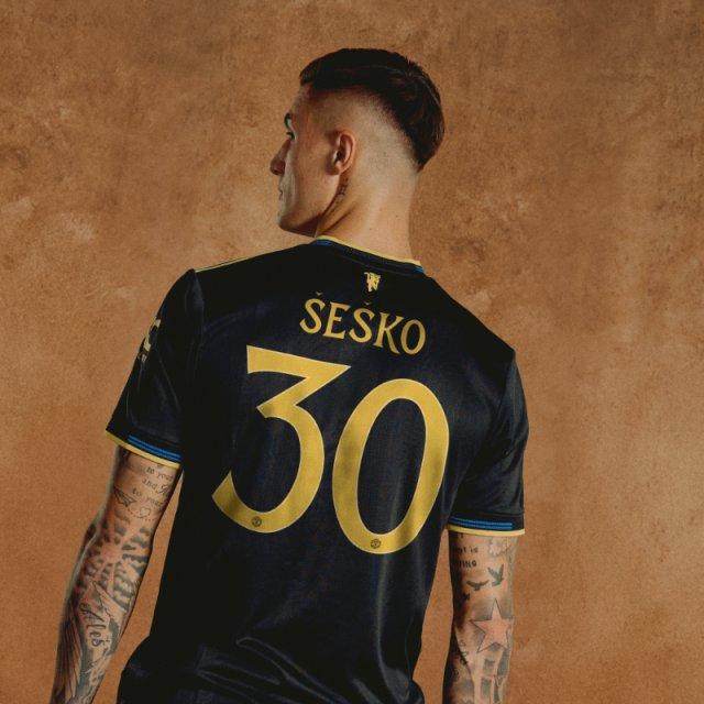 1755039318534080184.jpg 开云体育下载-【早报】蓉城进亚冠!村里又出了一个大学生!