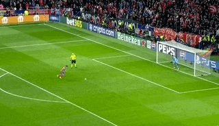 1741820976641088469.gif 开云体育官网-【欧冠】阿尔瓦雷斯点球违例,皇马点球大战淘汰马竞