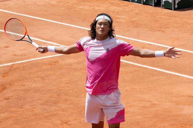 1717157045991066598.jpg 开云APP-张之臻:“父母对我最大的帮助就是放手”