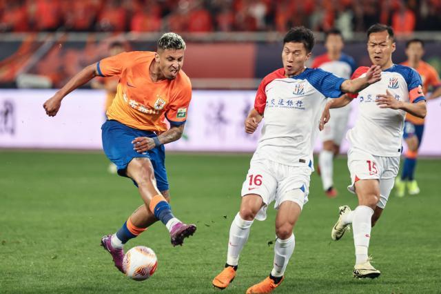 1712914959458039388.jpg 开云体育下载-【中超前瞻】国安泰山作客上海 沧州延续黑马角色?