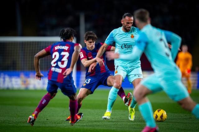 开云-【人物】一前一后，亚马尔库巴西拯救巴萨