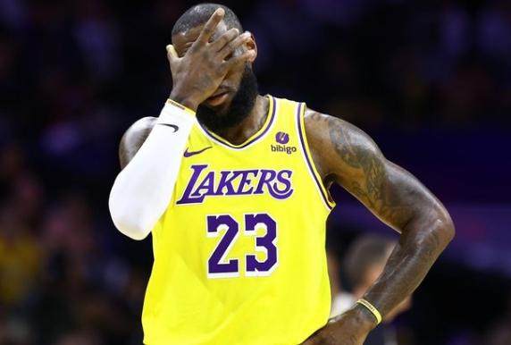 1701151560400028841.png 交易时间到?44分惨败颜面尽失 詹姆斯称急需大改