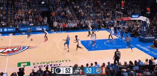 雷霆复仇马刺避免被四杀！亚历山大连续111场20+ 两次侵犯文班引争议|俄克拉荷马雷霆队|圣安东尼奥马刺队|谢伊·吉尔杰斯-亚历山大|路易斯-威廉姆斯|篮板_新浪体育_新浪新闻