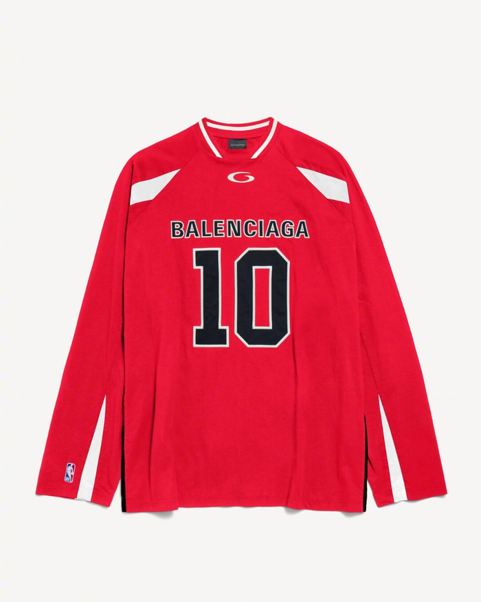 开云体育下载-巴黎世家与NBA联名系列正式发布|巴黎世家（Balenciaga）|newera|时尚_新浪体育_新浪新闻