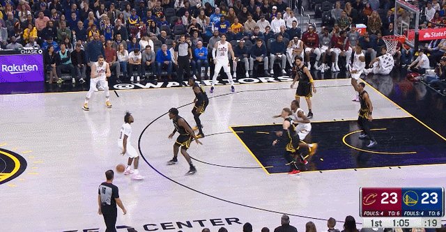 1668503089431020359.gif 开云体育官网-【NBA新赛季首月评奖】东契奇MVP 爵士新帅最佳教练