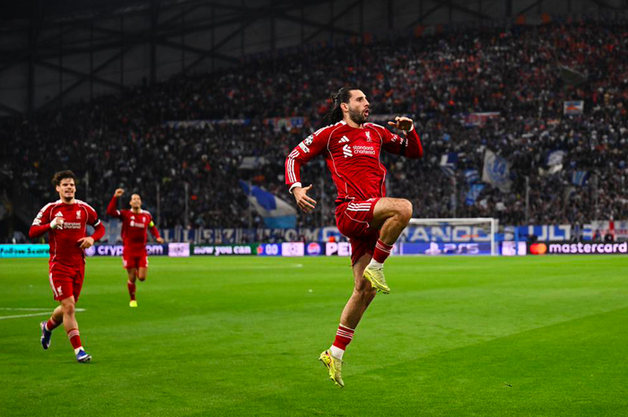 开云体育官网-豪门狂欢夜：马赛0-3利物浦 凯恩双响拜仁2-0升至第二 切尔西1-0|哈里·凯恩|帕福斯|罗斯|大卫路易斯|拜仁慕尼黑_新浪体育_新浪新闻