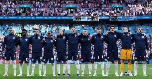 1663079693799065821.jpg 开云体育下载-【早报】莱万脚软!拜仁真对巴萨“血脉压制”?