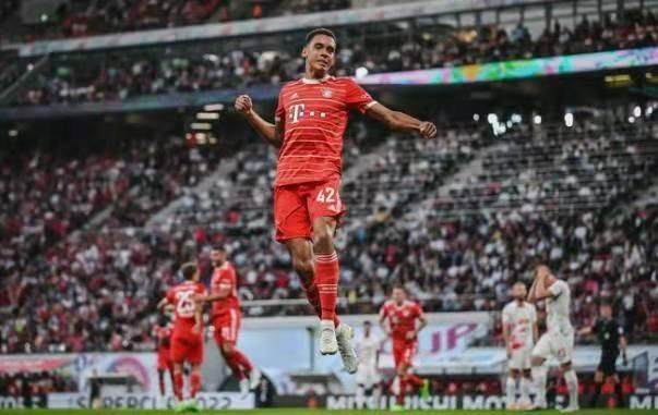 1660309532122088914.jpg 开云体育官网-【夜读】大巴黎有意拉什福德OR续约抬价罢了?