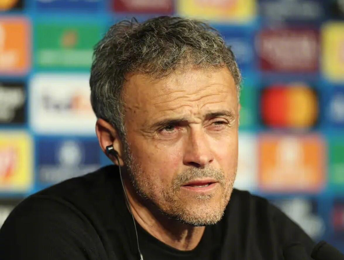 路易斯-恩里克拒绝曼联邀约，将与巴黎续约至2027|巴黎圣日耳曼|巴塞罗那|英格兰|欧冠冠军|西班牙人_新浪体育_新浪新闻