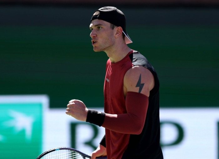 开云-德约燃尽遭逆转，阿卡抢七晋级，莱巴小白菜收大礼，大富复仇本本|德约科维奇|德雷珀|名将|冠军|捷克_新浪新闻