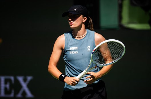 开云-德约燃尽遭逆转，阿卡抢七晋级，莱巴小白菜收大礼，大富复仇本本|德约科维奇|德雷珀|名将|冠军|捷克_新浪新闻