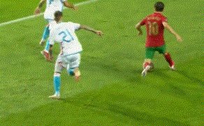 【世预赛】C罗两点射+帽子戏法 B费传射 葡萄牙5比0