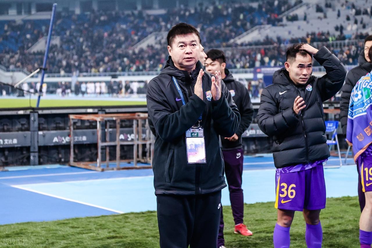 开云体育官网-争议！邵佳一斩获金帅奖只因当了国足主帅？李金羽于根伟更有资格