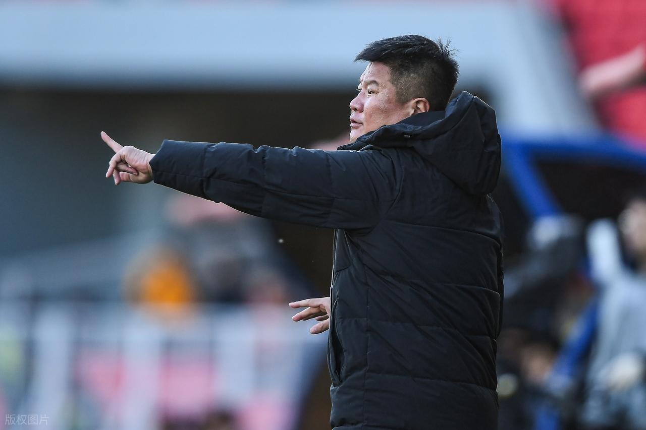 开云体育官网-争议！邵佳一斩获金帅奖只因当了国足主帅？李金羽于根伟更有资格