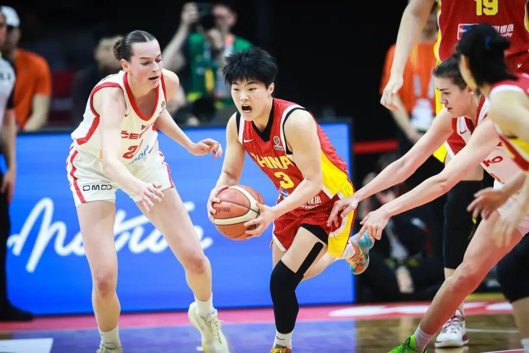 开云体育下载-晋级世界杯只是开始！中国女篮险胜捷克，但这一战给全队敲响警钟