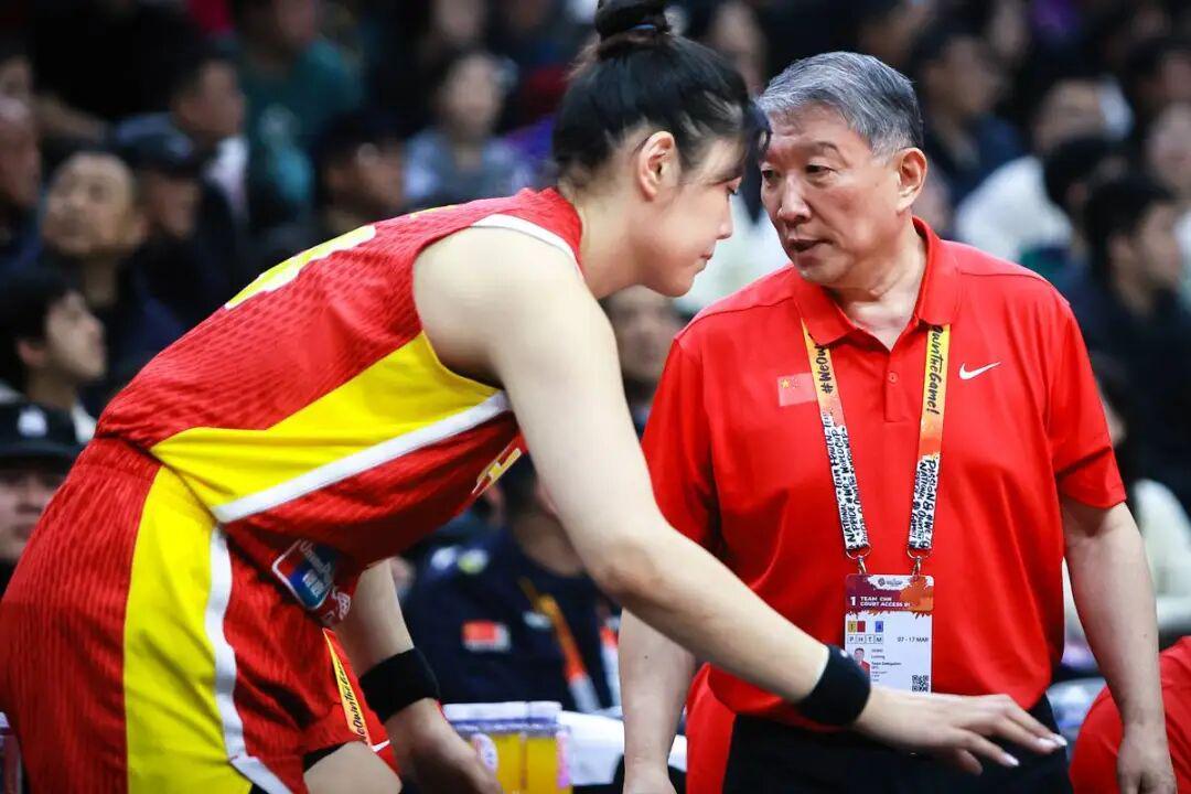 开云体育下载-晋级世界杯只是开始！中国女篮险胜捷克，但这一战给全队敲响警钟